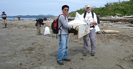 CoastSavers volunteers. Photo courtesy of Mike Webb.